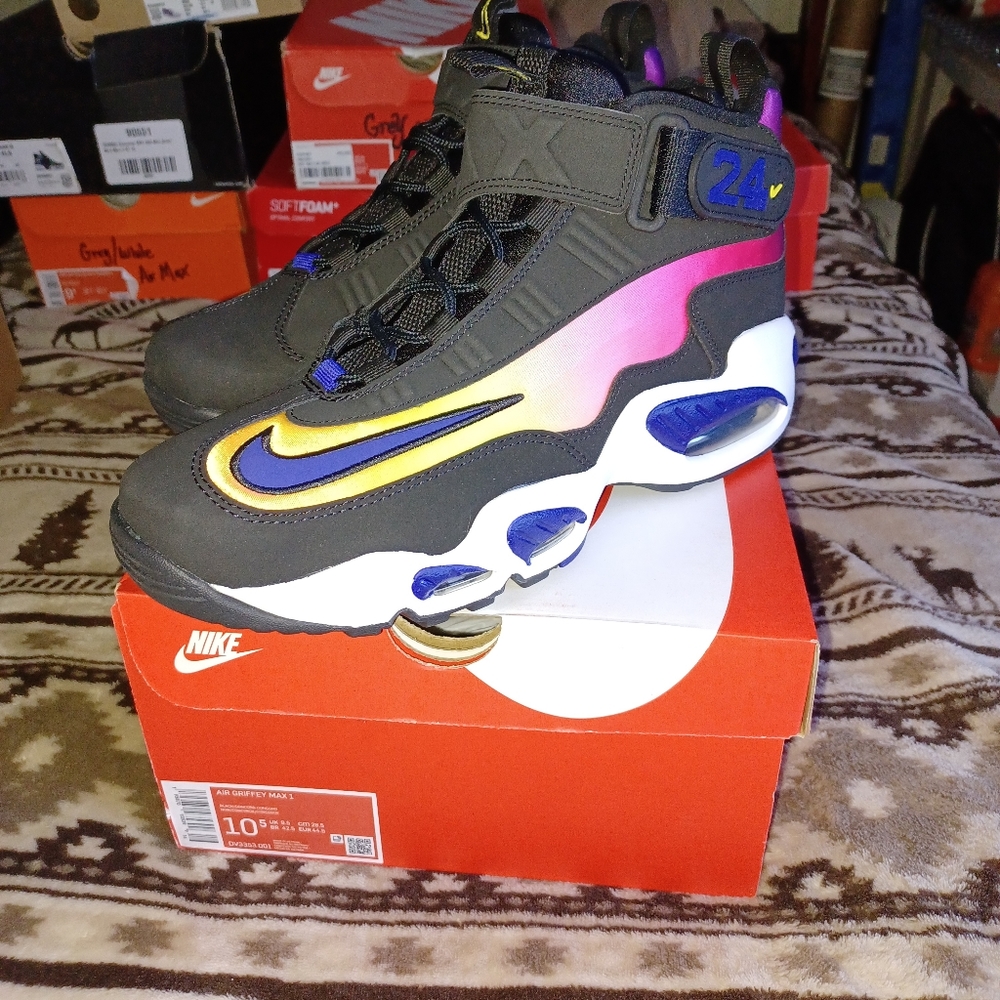 Brand new never worn Nike Air Griffey Max 1